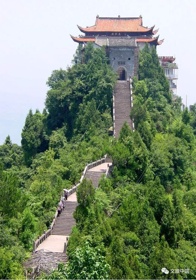 長龍山(奉節文旅委供圖)詩城博物館坐落在奉節寶塔坪,與白帝城相對,共