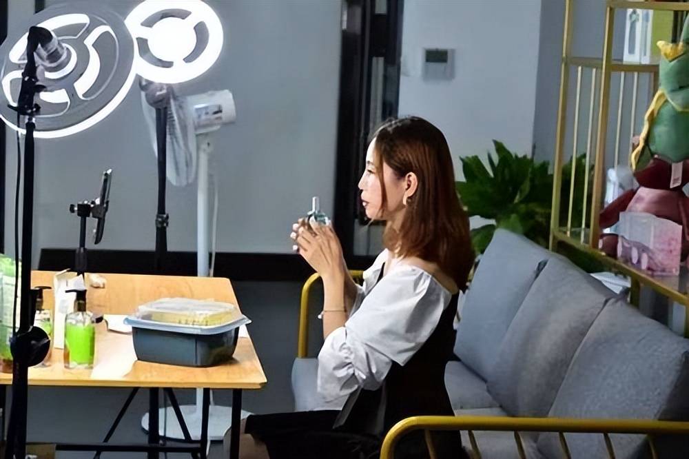 做直播 来自搜狐网