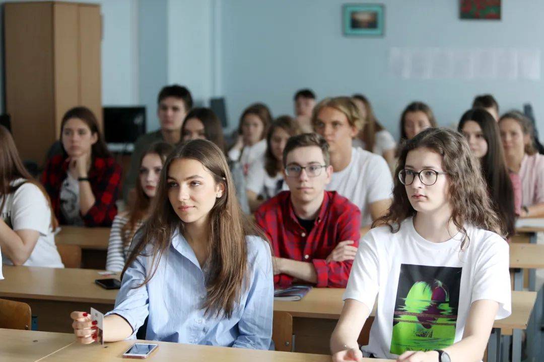 俄罗斯第一个领先的新闻教育中心:莫斯科国立大学新闻系