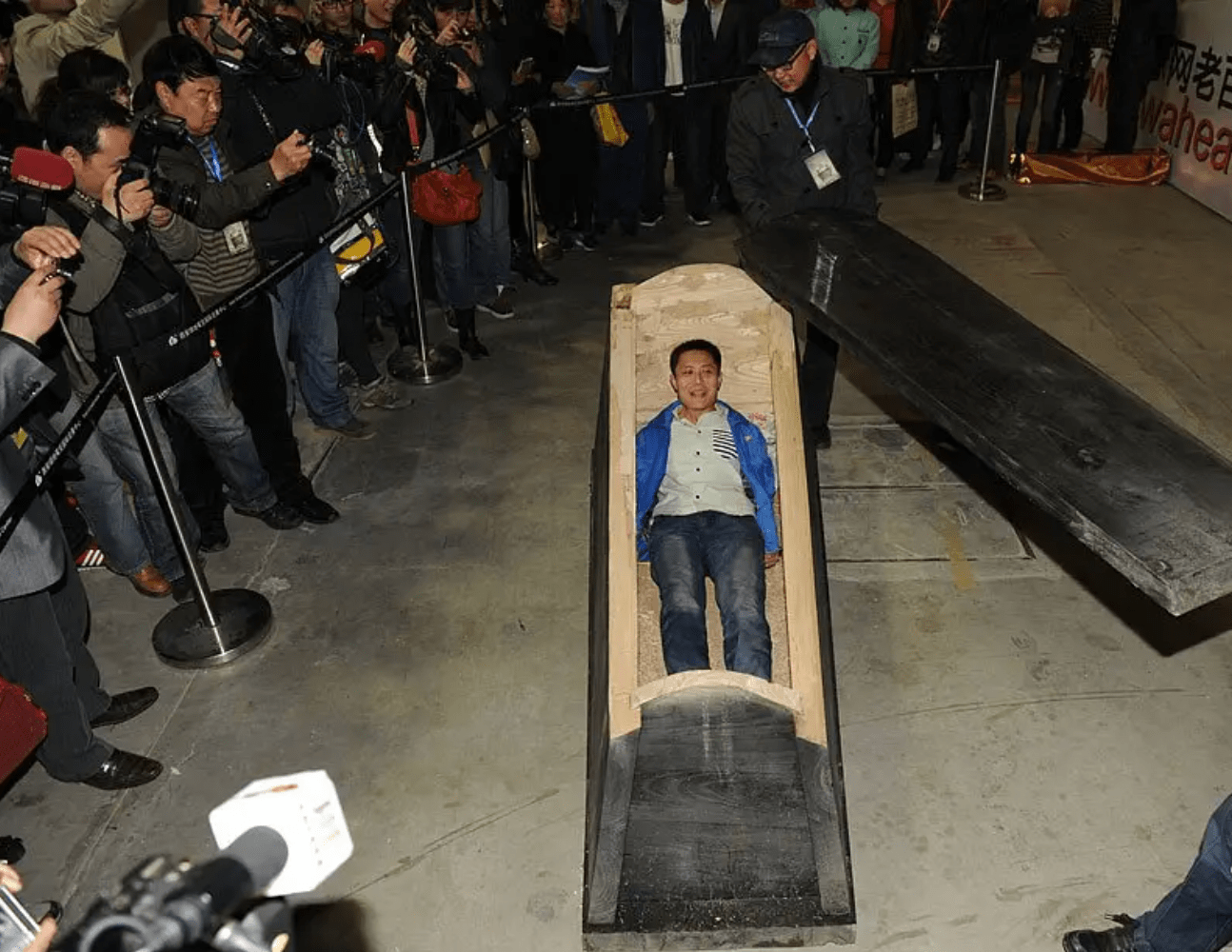 原创为什么中国大部分棺材都是一头大一头小的老祖宗留下的智慧结晶