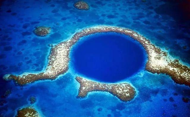 原创地球深邃的眼睛充满神秘的湛蓝世界六大蓝洞之一