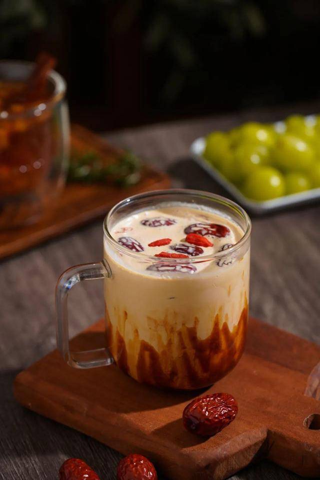 天气那么冷,2种好喝的奶茶煮法教给你!_苹果_肉桂_枸杞