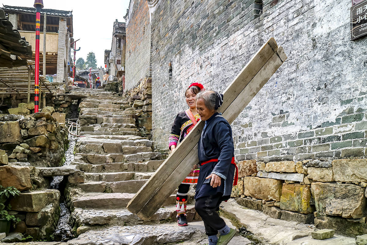 千年瑶寨万峰朝圣百户排瑶世人仰慕