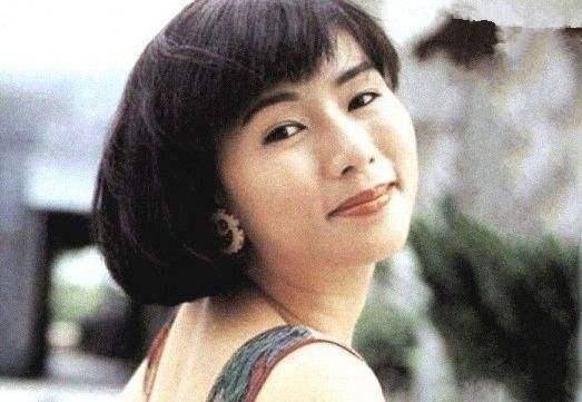 于文凤年轻照片(于文凤和周星驰痴缠13年她图啥)_香港建设_投资