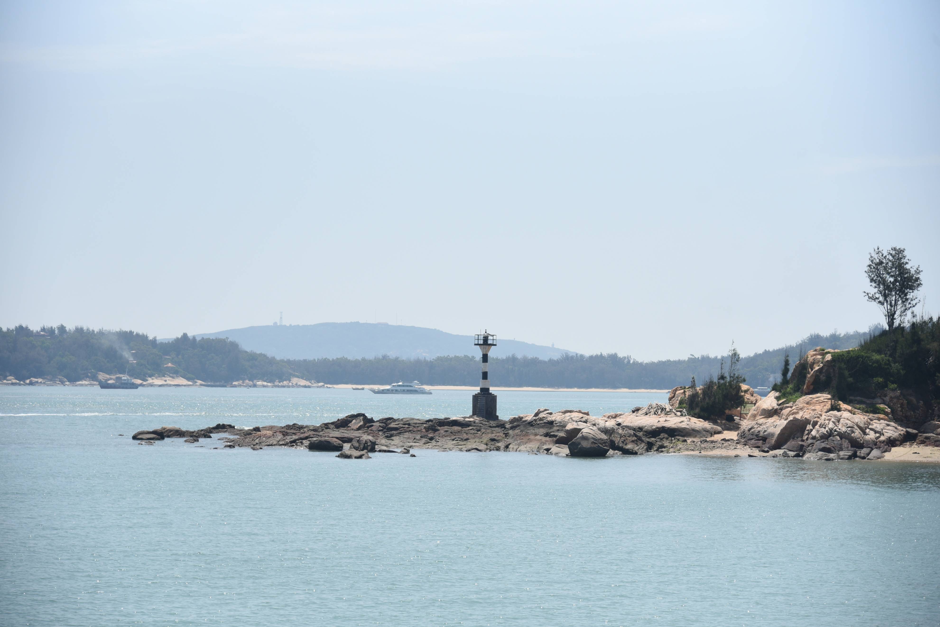 玩法六:来彩叠湾景区坐小火车拍照打卡彩蝶湾景区,位