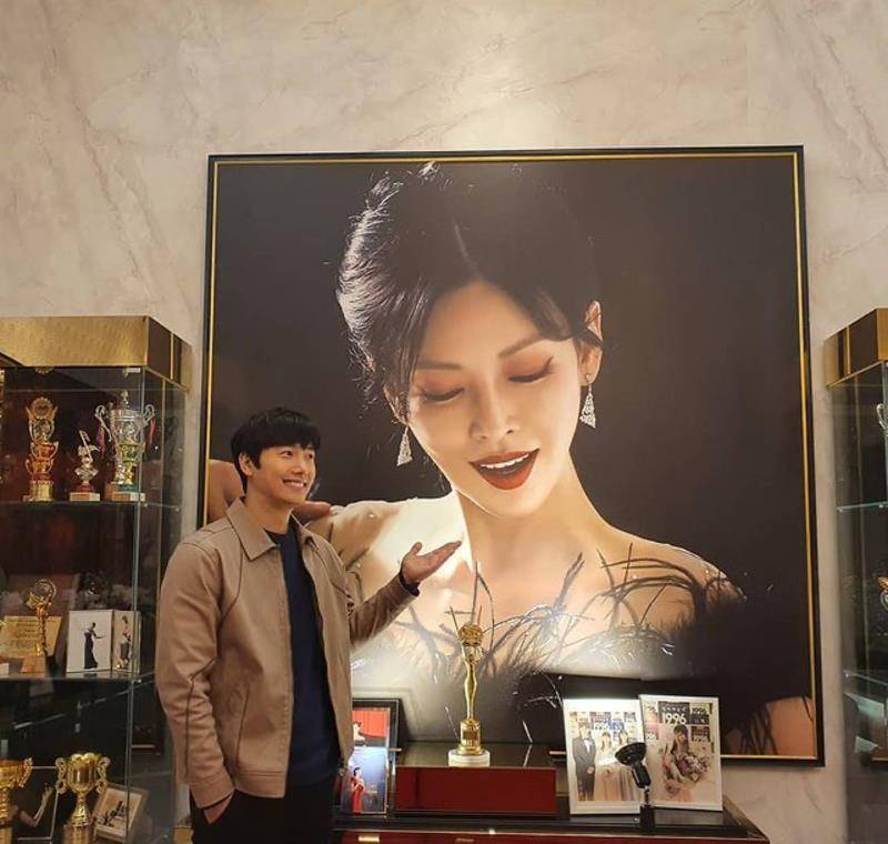 原创金素妍婚后事业开挂千老师要的爱情她都有温柔老公成黑马骑士