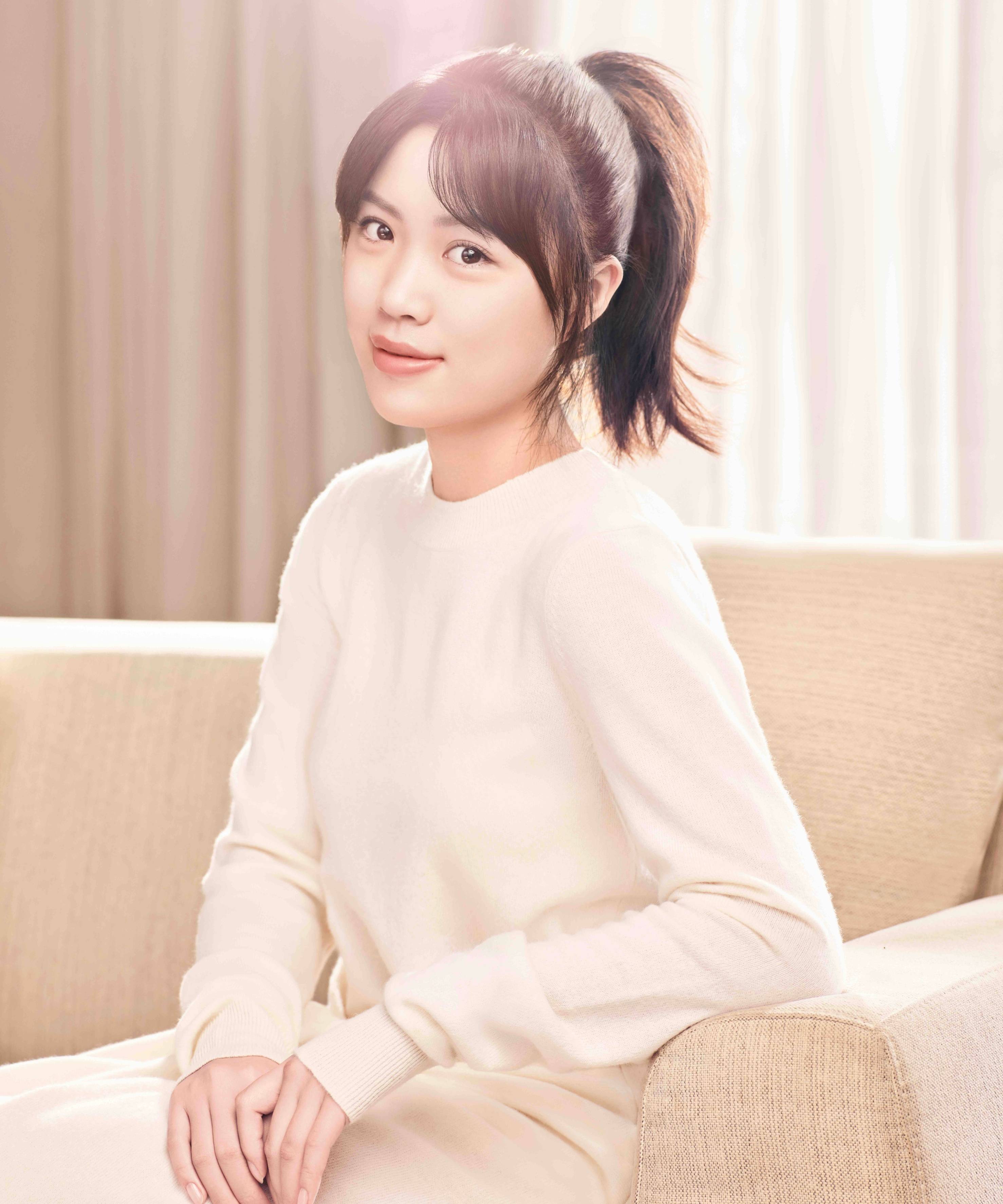 原创瘦了奥运冠军美到认不出杨倩再晒美照颜值飙升少女感十足