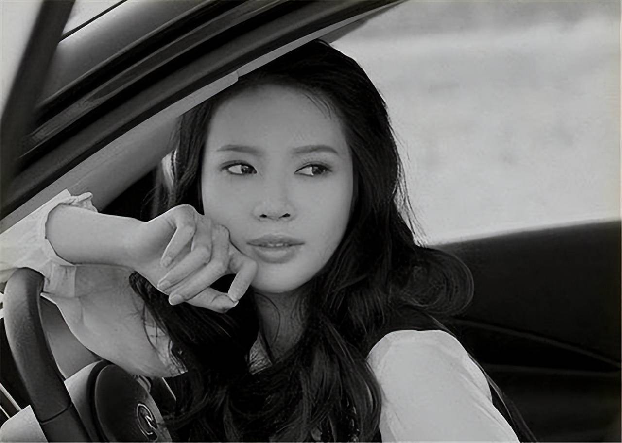 原创2013年27岁宋汶霏患癌病逝坐月子被家暴备受折磨不成人样