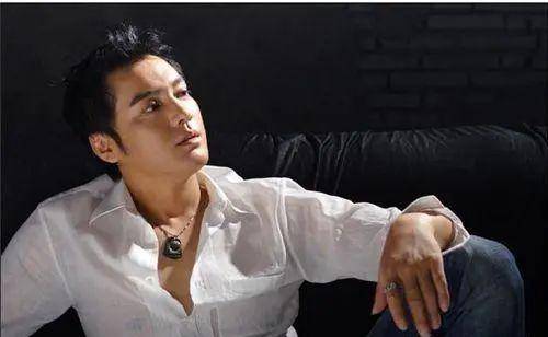 网络最红歌曲排行榜_去年《出山》今年《下山》,网络神曲爆红的背后,是模板和套路(2)