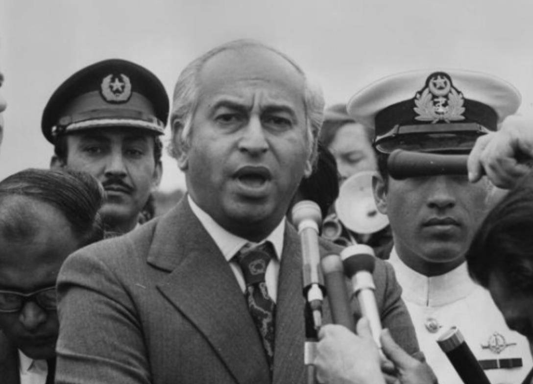 巴基斯坦总统布托被处绞刑,遗体被悬30分钟,死前坦白:我无罪_米尔扎