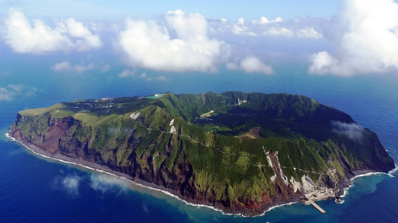 日本硫磺岛海底火山狂喷烟柱,地面每年鼓起1米,是要爆发了吗?