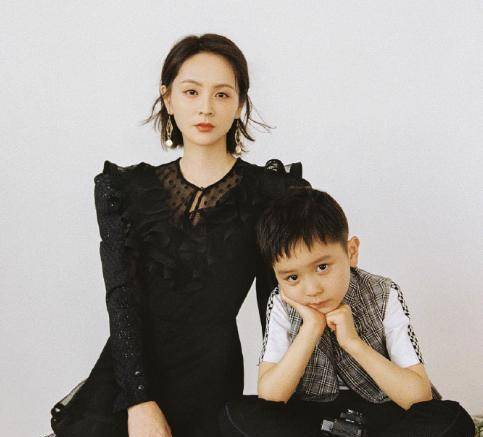 《妈妈是超人》萌娃大变样！贾静雯俩女变小美人，黄圣依儿成学霸