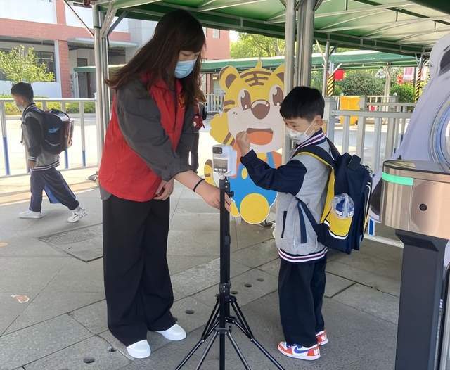 花港迎春小学明泉校区图片