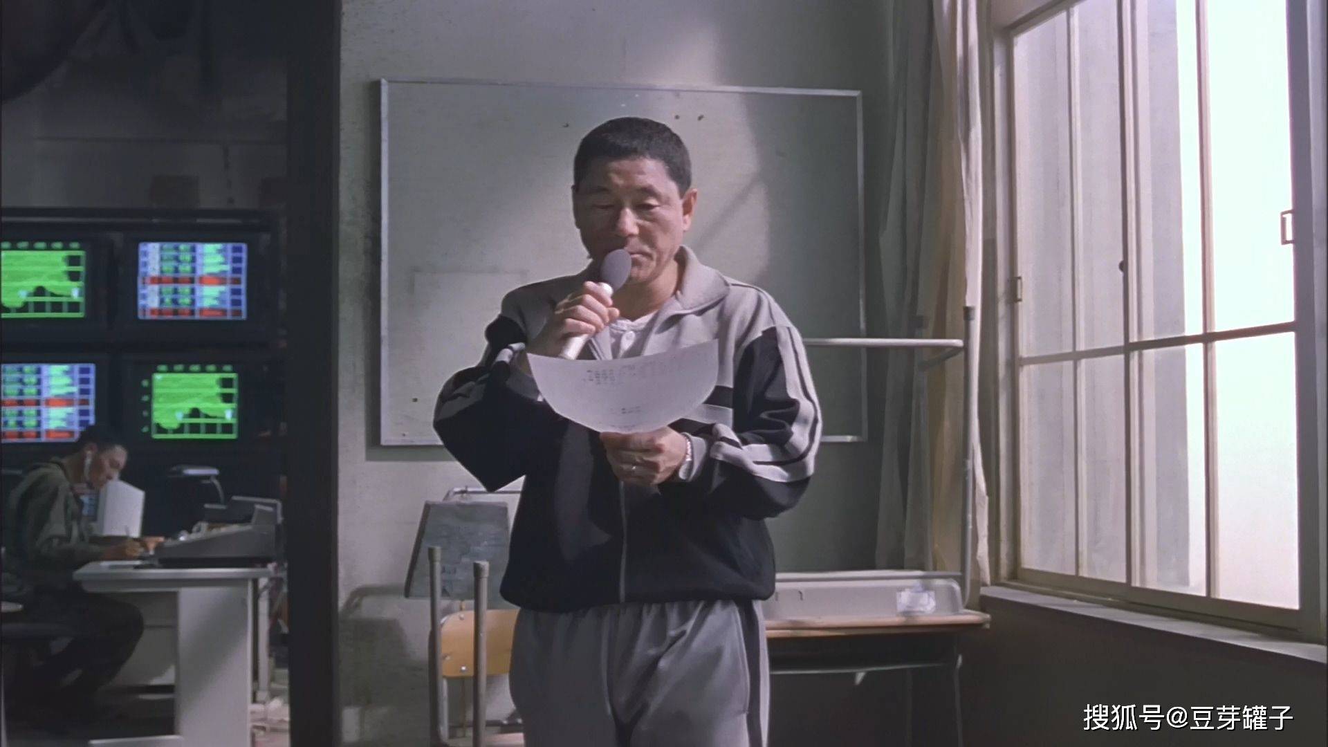 大逃杀》,日本禁忌大作,42人厮杀只能存活1人,刻画残酷人性_大人_电影