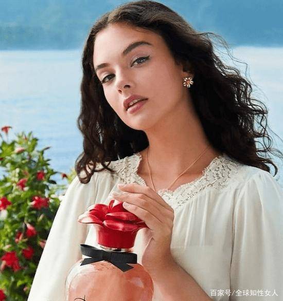 原创地球球花莫妮卡贝鲁奇的17岁女儿颜值真高网友梦回西西里