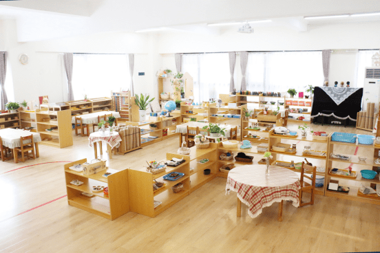 蒙台梭利幼儿园老师站着就可以了不了解下面这些请别报蒙氏