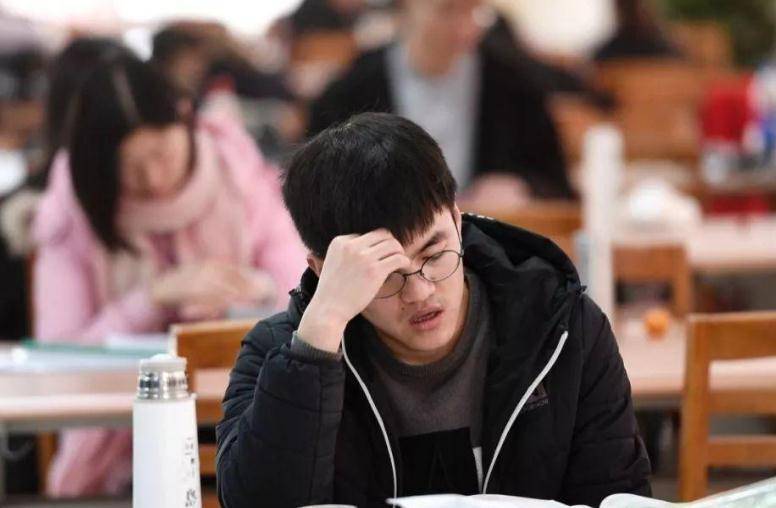 原创北外学霸校花走红网络，长相神似“贝微微”，网友表示：等你出道