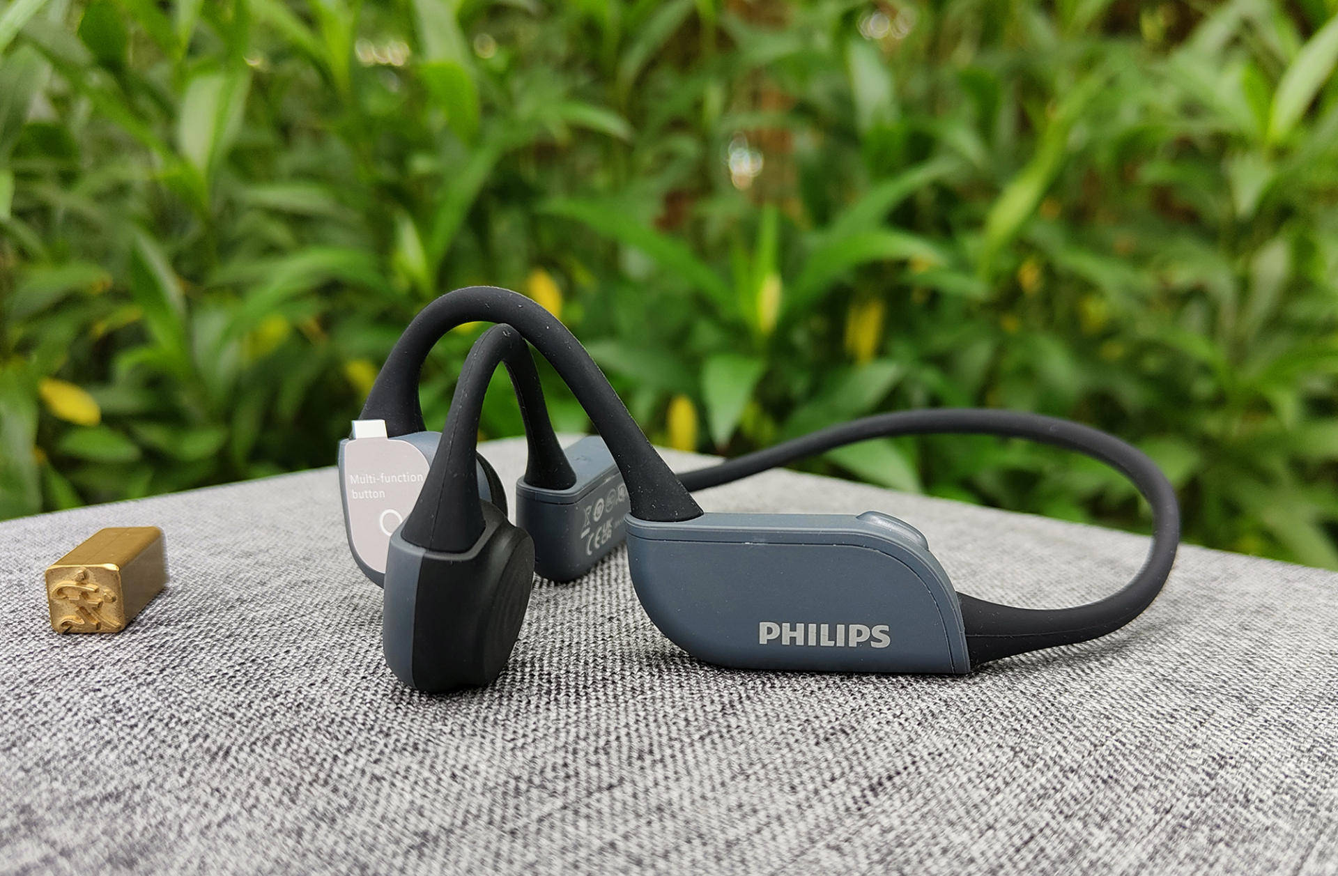 开放听音自带夜跑灯飞利浦a6606骨传导耳机体验为运动而生