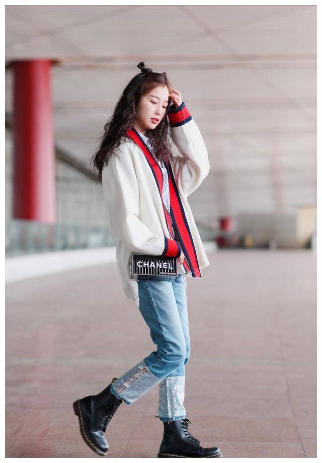 原创又作又可爱青春有你2虞书欣热搜不断时尚穿搭风格百变