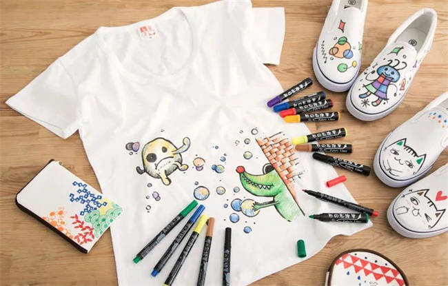 手绘缤纷炫彩衣夏金科君悦公馆创意t恤彩绘欢乐来袭