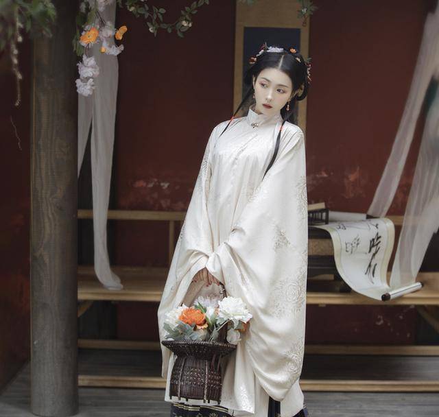 窄袖,大袖,琵琶袖,明制汉服的袖型你更喜欢哪一种?_穿着_袖子_时候