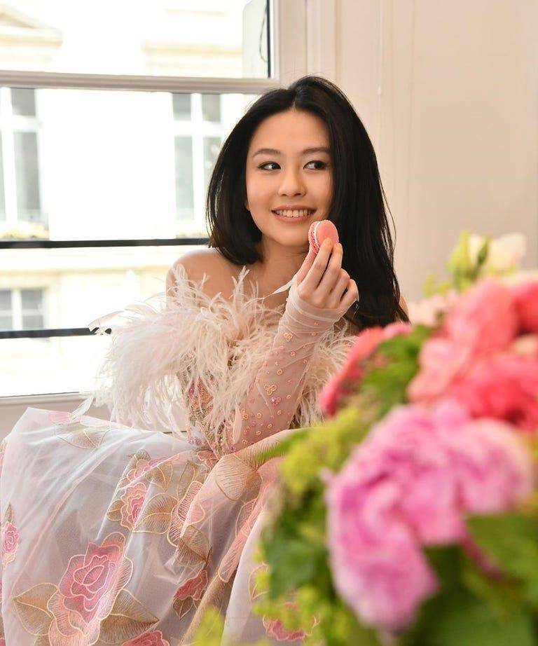 邱淑贞女儿的出道路,隐藏着家族生意的兴衰史,星二代也在愁出路_沈月