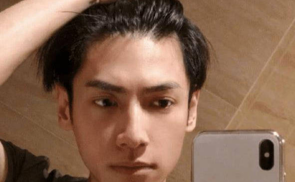 李现:我卸妆了,肖战:我也卸妆了,罗云熙:好像我化妆了一样_时候_什么