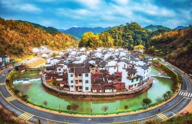 中国最“圆”的村庄，堪比圆规画出令人折服，游客直呼风水上佳