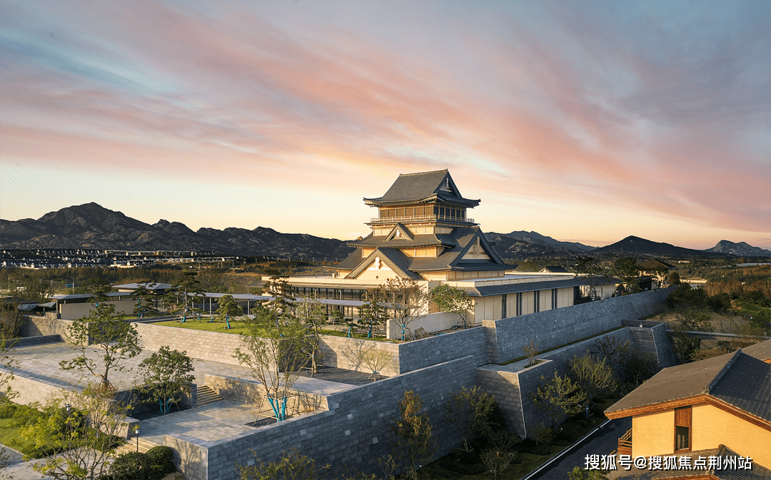 青岛融创阿朵小镇售楼处电话4000331233转8888丨最新售楼处热线官网