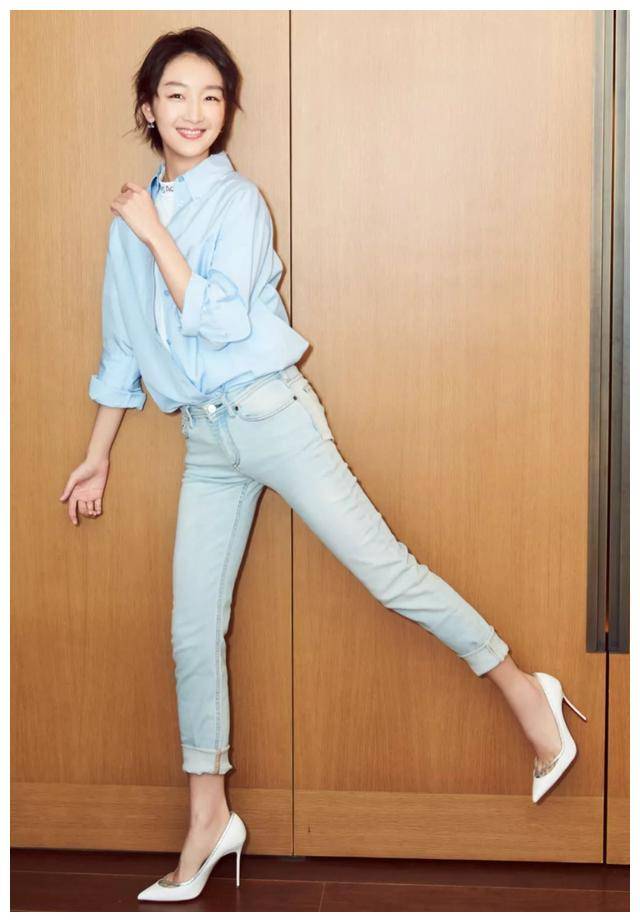 窄肩女孩的日常烦恼,女明星的必杀三招,可盐可甜学起来_肩膀_周冬雨