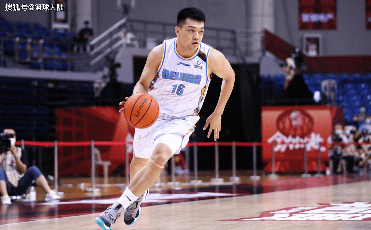 其实张才仁的合同还剩下1年,预计会被交易到南京同曦俱乐部