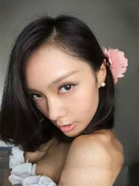 纯情男孩到网红收割机,王思聪的"黑化",也许和这2任女友有关_王颖