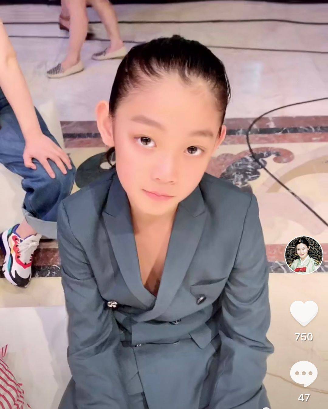 原创抖音贵妇网红abcd妈4个娃一个比一个牛