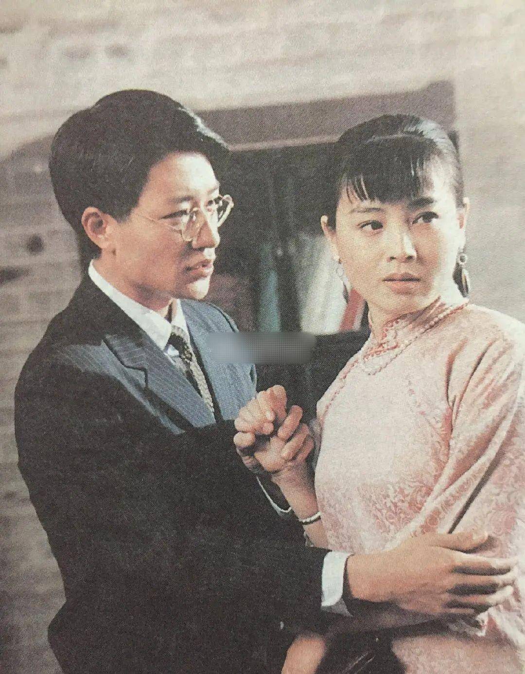 原创80年代当红女星赵明明巅峰时隐退生女却被分手如今过得怎样