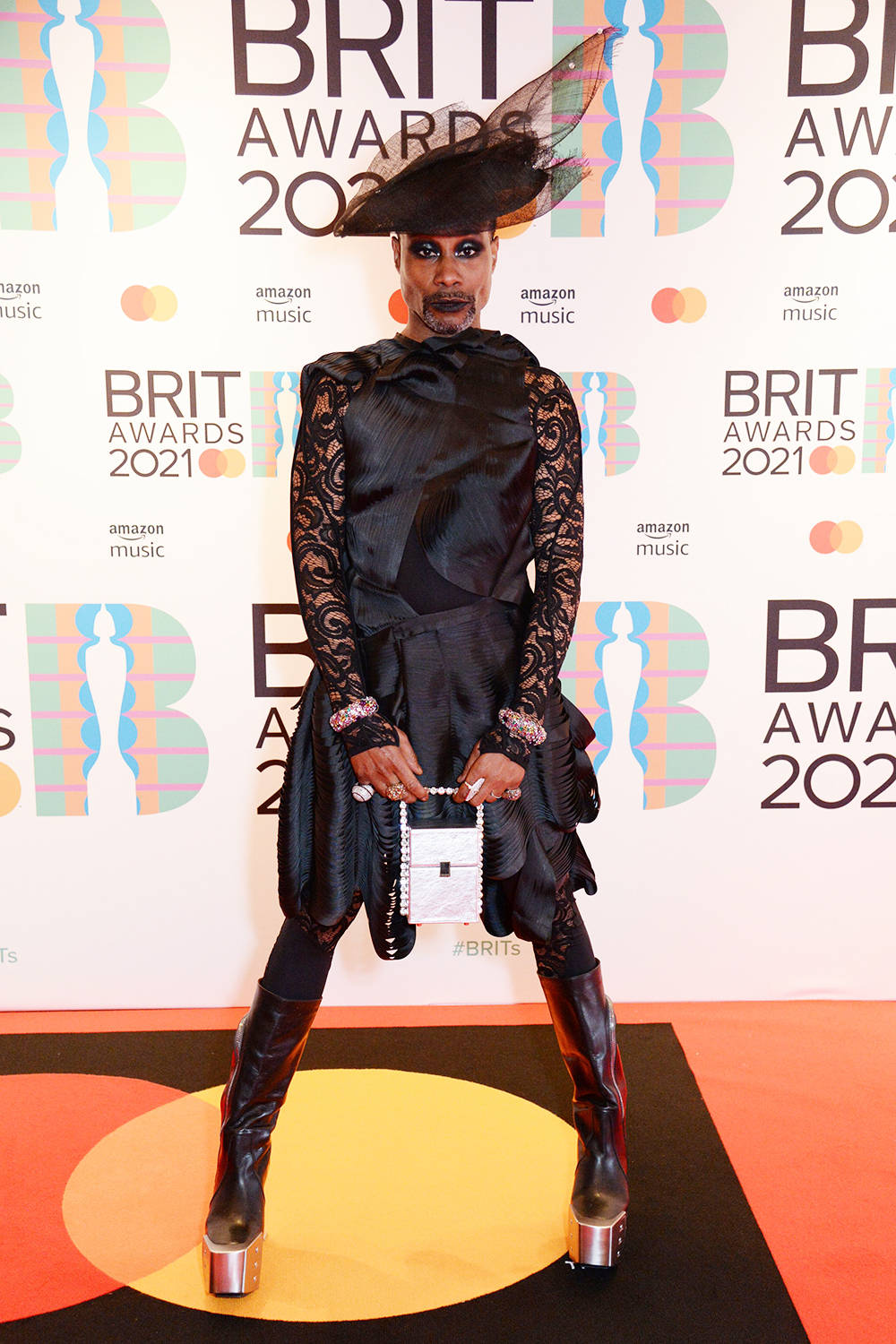 2021全英音乐奖现场美照啪姐霉霉哈卷造型惊艳数他最辣眼