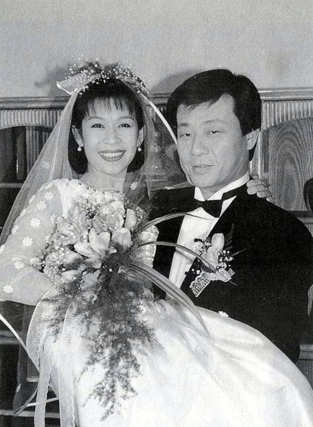 一妻一妾同住一栋楼,关系很和睦,家主66岁男星仍在奔波_寇世勋_许黎丹