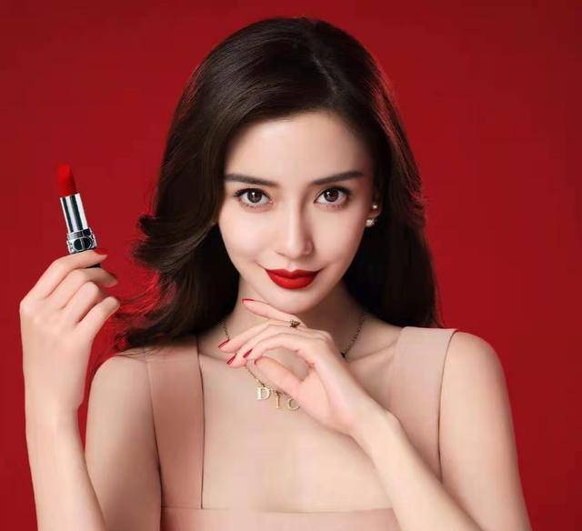 原创baby最新杂志封面黑长直和大红唇尽显凌厉飒爽