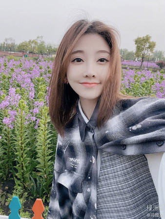 「单眼皮,圆脸」遭疑整很大_整形_提莫_质疑