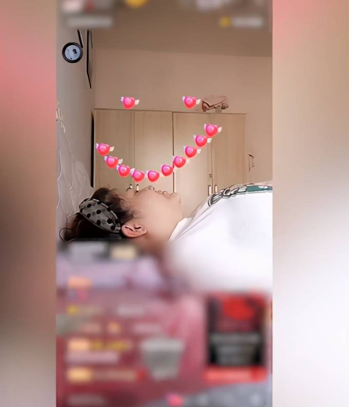 原创网红西红柿p图翻车真容曝光对比差距大早期言论被扒人设翻车