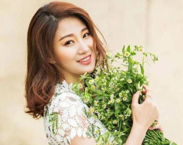 原创侯梦莎：通过搭档吴京走红，曾和任柯诺传过多年绯闻，至今仍单身