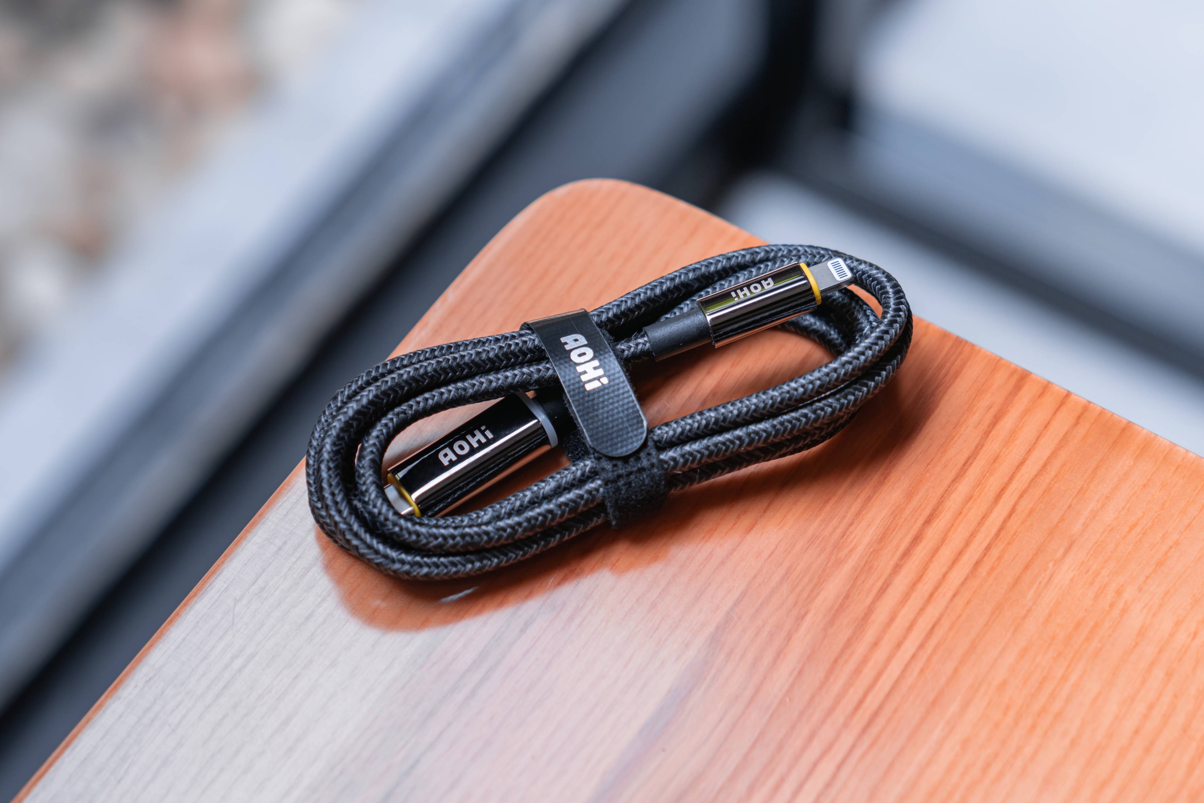 Aohi 数显快充线原来这么好玩?兼评 40W 双 C 口充电器