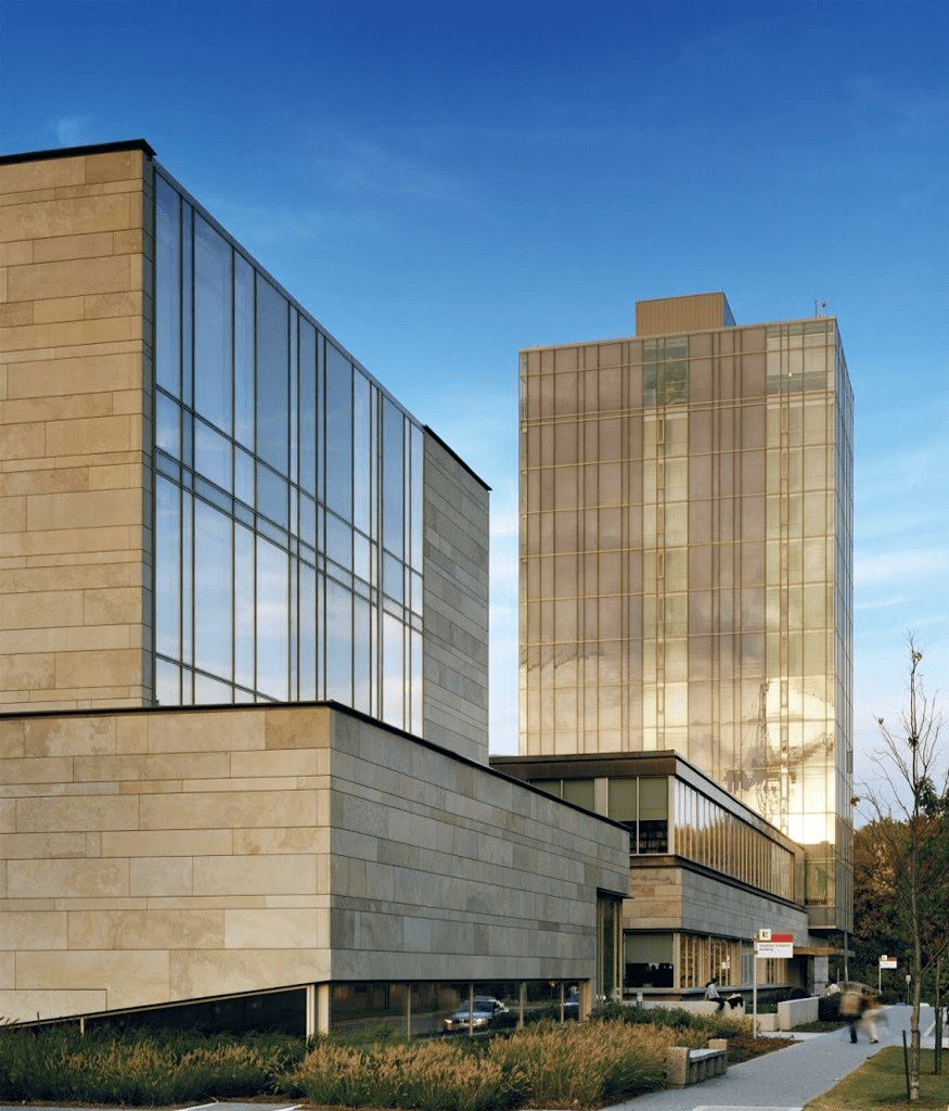 本科学费一年3万多加币性价比之王还得是舒立克商学院