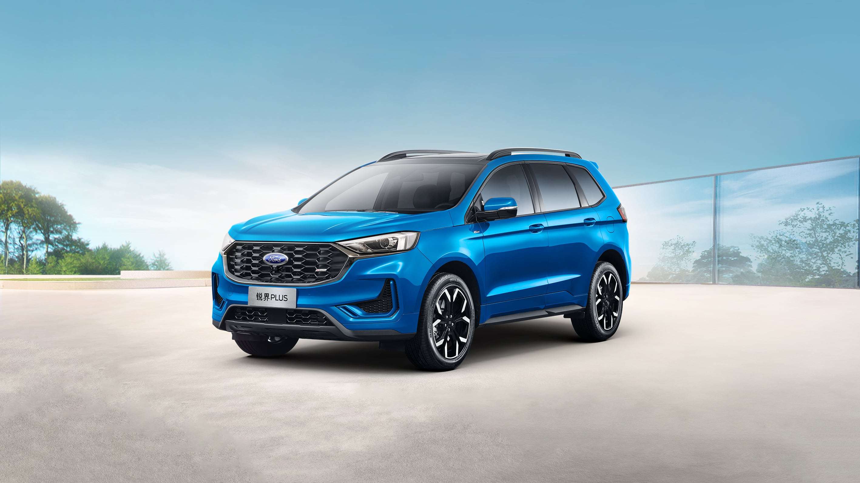 锐界plus四驱七座铂锐型上市新增深邃蓝苍穹灰配色售2598万元