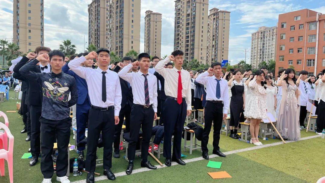 会昌县第四中学开展2022届高三毕业典礼暨十八岁成人仪式