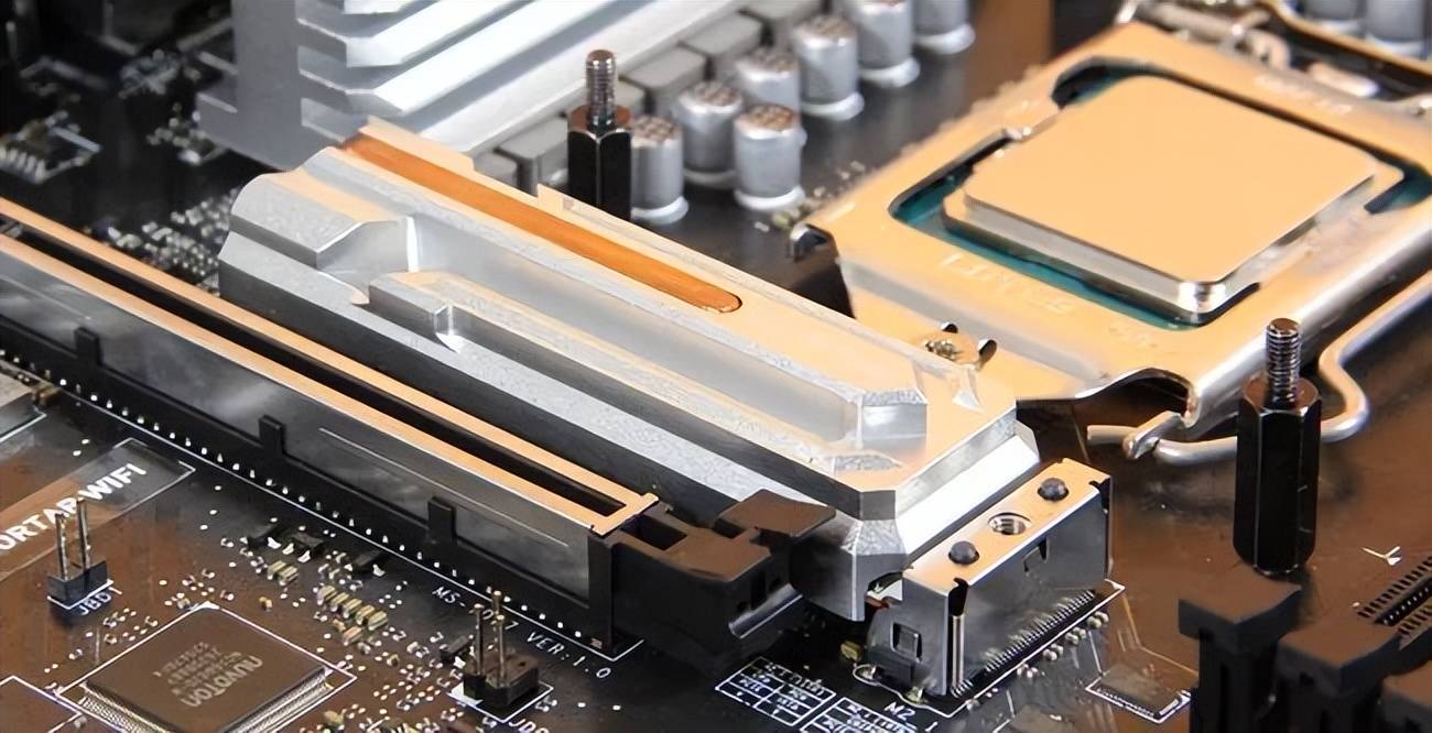 电子元器件高效散热问题发光发热元器件如何降温避暑