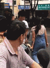 每日一笑:妹子厉害啊,第一次见识到了真正的舔狗