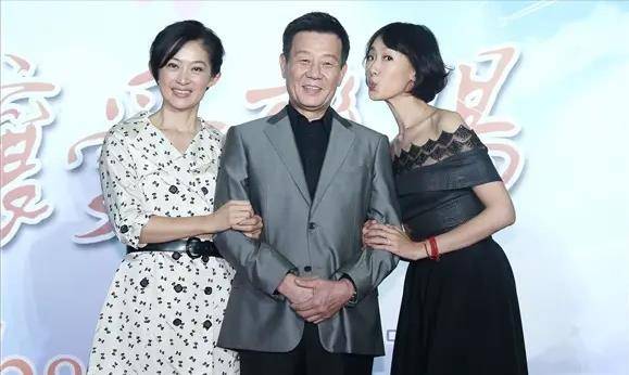 原创寇世勋父子罕同框38岁寇家瑞高大帅气女儿已2岁仍未娶女友