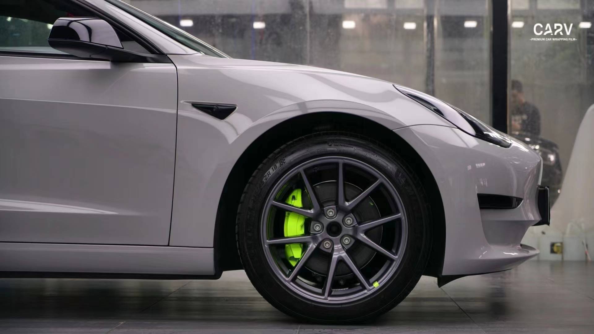 特斯拉model3卡孚改色膜白金保时捷亚灰