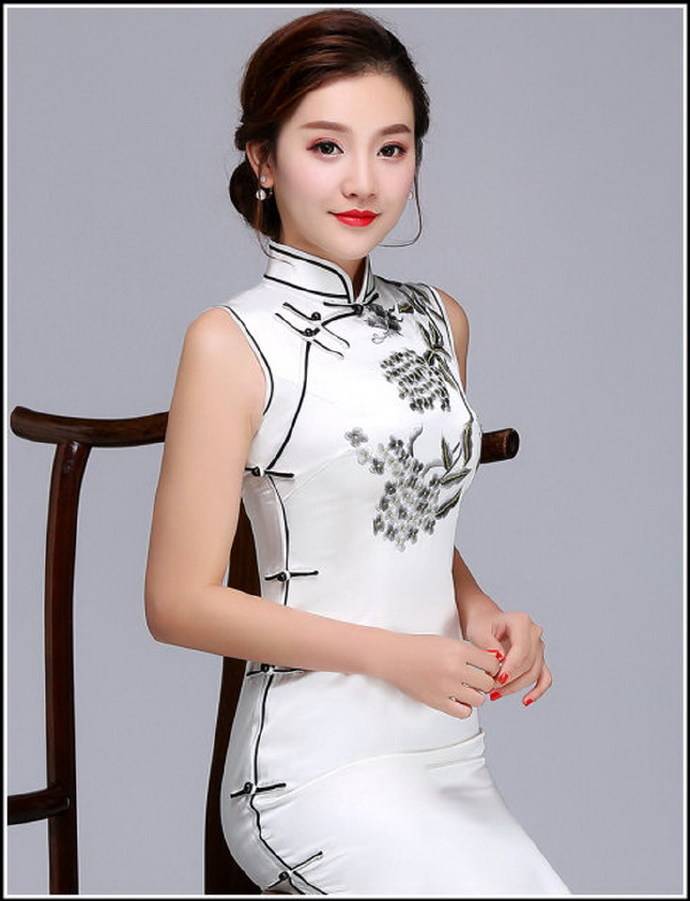 出现在世界各大时装周上的,特别是在这巴黎时装周上,正宗的中国模特儿