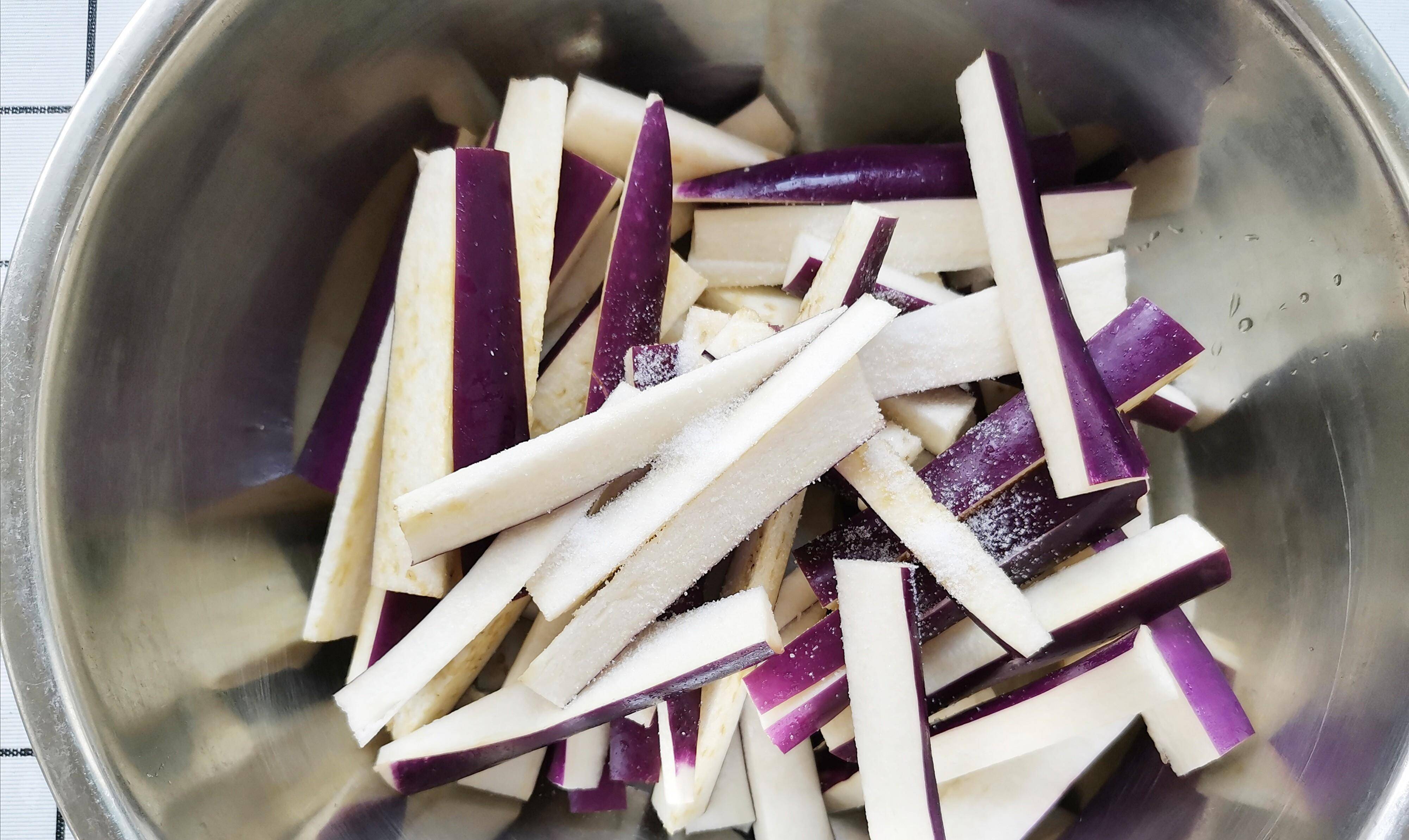 原创凉拌茄子的做法却叫蘸水茄子吃辣和不吃辣的这下不打了